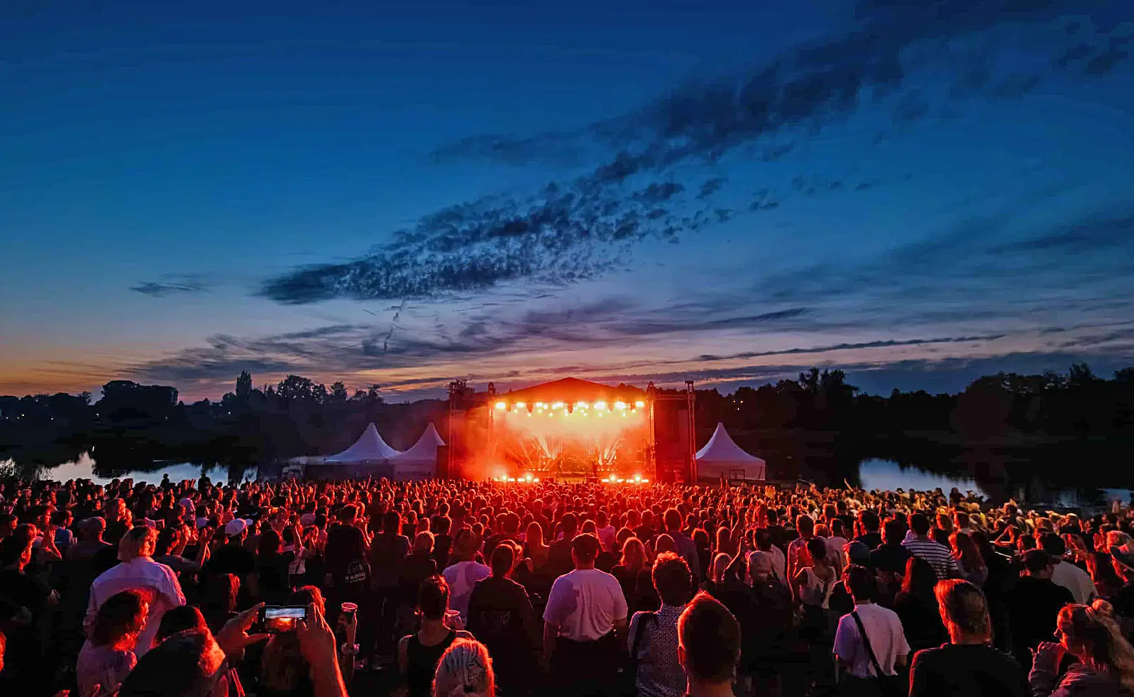 Seebühnenfestival begeistert mit Konzerten und Theater am Seeufer.